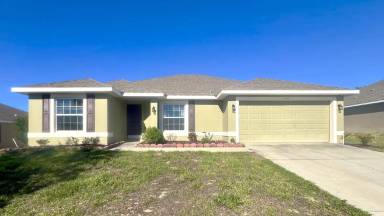 Main picture of 902 Chestnut Dr