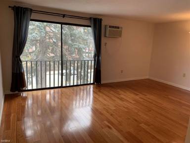 Main picture of Carolina Court