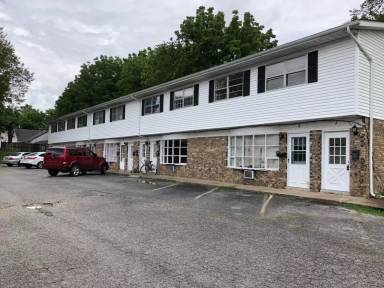 Main picture of 152 E Vienna St