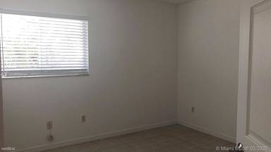 Main picture of 695 SW 11th St