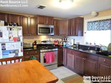 Main picture of 98 Moreland St