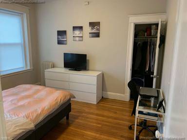 Main picture of 60 Woodstock Ave