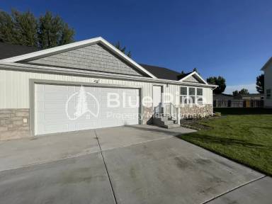 Main picture of 3221 Raynard Ln