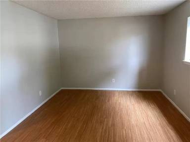 Main picture of 1085 Linde St