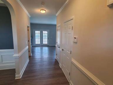 Main picture of 5717 Pondhaven Dr