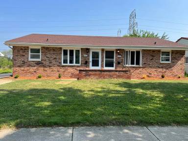 Main picture of 1214 E Sylvan Ave