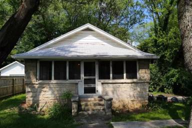 Main picture of 1427 N Kinser Pike