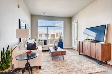 Main picture of 460 E Fremont Pl