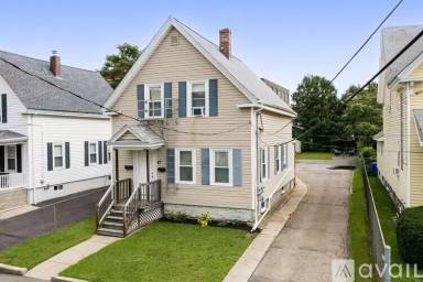 Main picture of 37 1/2 Cottage St