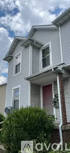Main picture of 829 W Maxwell St