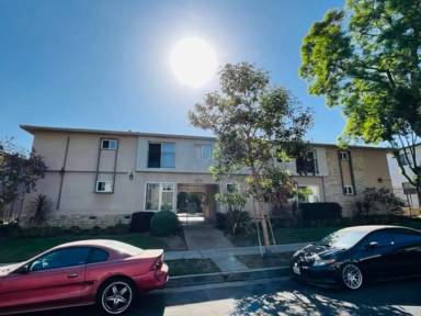 Main picture of 3916 Gibraltar Ave