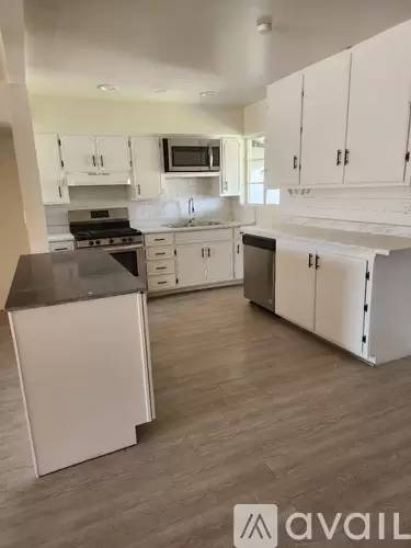 Main picture of 936 W Rio Salado Pkwy