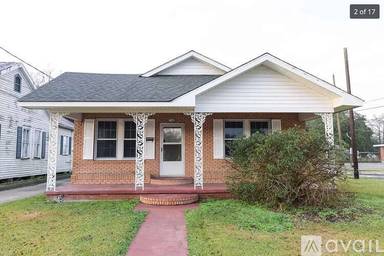 Main picture of 725 W Main St