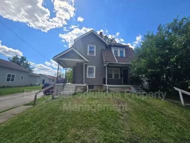 Main picture of 841 Seymour Ave