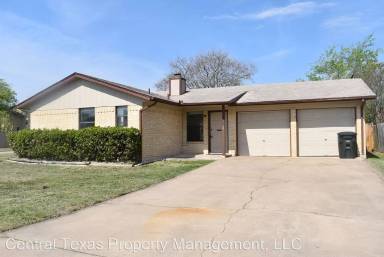 Main picture of 2209 Lago Trl