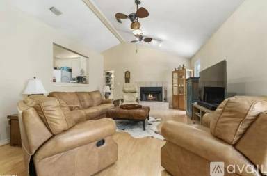 Main picture of 124 Montclair Pl