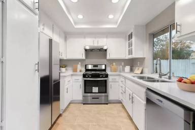 Main picture of 2552 W Lingard St