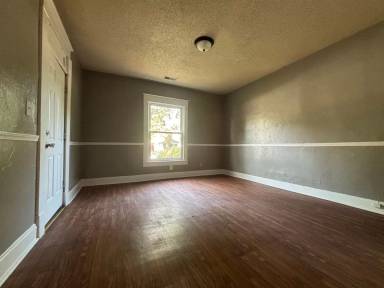 Main picture of 2234 N Robberson Ave