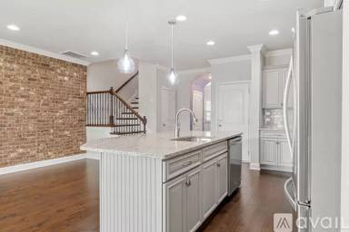 Main picture of 1444 Channing Dr