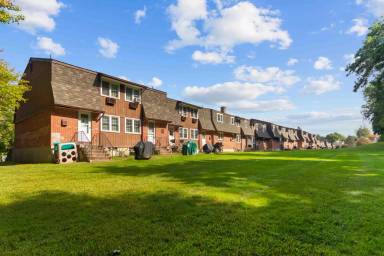 Main picture of 282 Main St