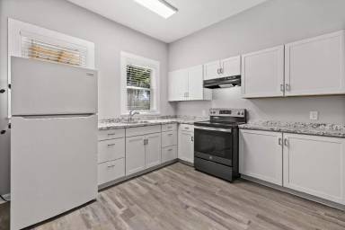 Main picture of 501 E 4th St