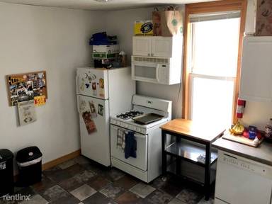 Main picture of 1802 W School St