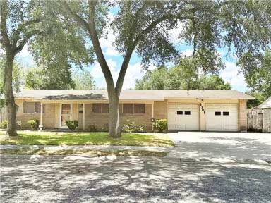 Main picture of 1701 Santa Maria St