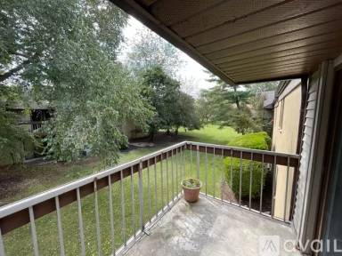 Main picture of 218 James Ct