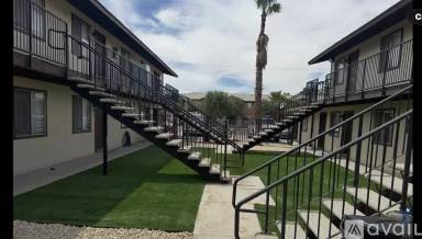 Main picture of 490 W Commercial Ave
