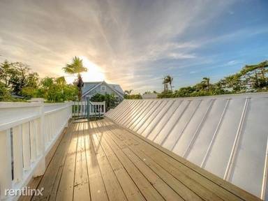 Main picture of 1 Nassau Ln