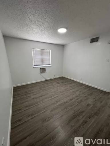Main picture of 1101 W Sherer St