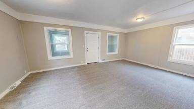 Main picture of 3327 W 56th St
