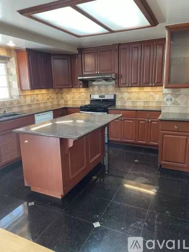 Main picture of 315 E Longden Ave