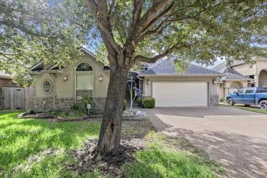 Main picture of 2411 Norham Dr