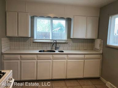 Main picture of 1379 Stuart St