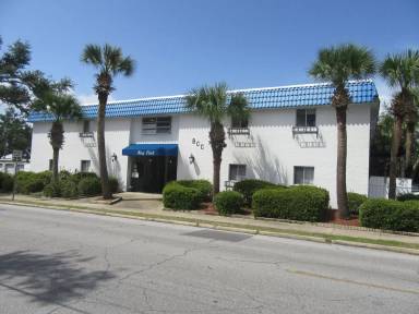 Main picture of 105 Allen Ave