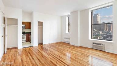 Main picture of 45 W 77th St