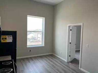 Main picture of 910 Broad St