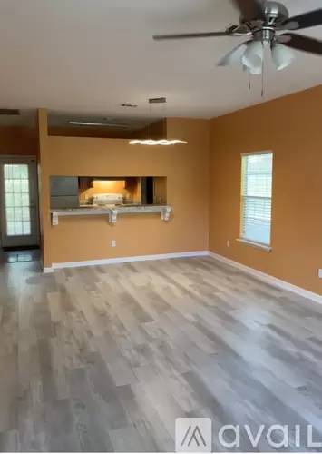 Main picture of 5041 Leah Ln