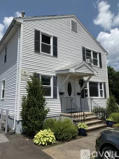 Main picture of 35 Sterling St