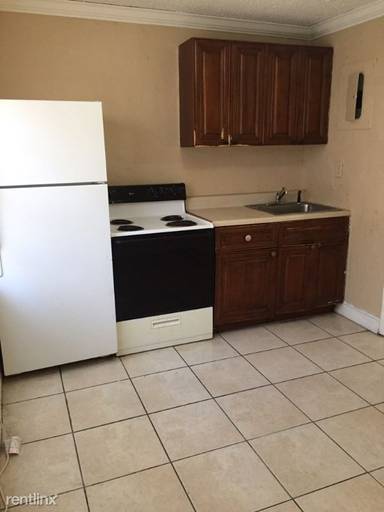 Main picture of 5685 Flagler St