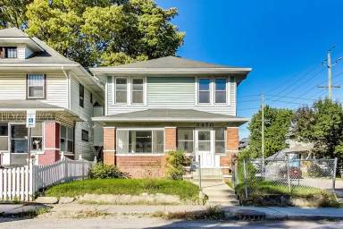 Main picture of 3470 N Kenwood Ave