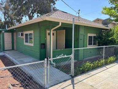 Main picture of 807 G St