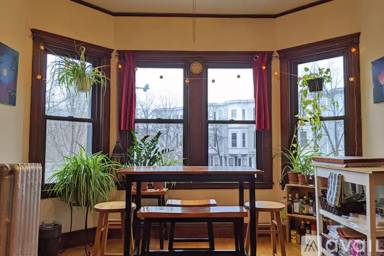 Main picture of 19 Pleasant St