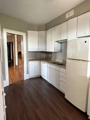 Main picture of 283 Park Ave W