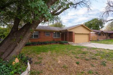 Main picture of 104 North Dr
