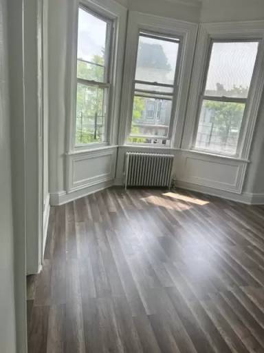 Main picture of 2219 Gleason Ave
