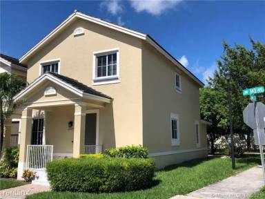 Main picture of 27277 SW 143rd Ave