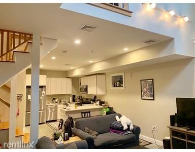 Main picture of 89 Orleans St