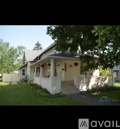 Main picture of 411 E High St